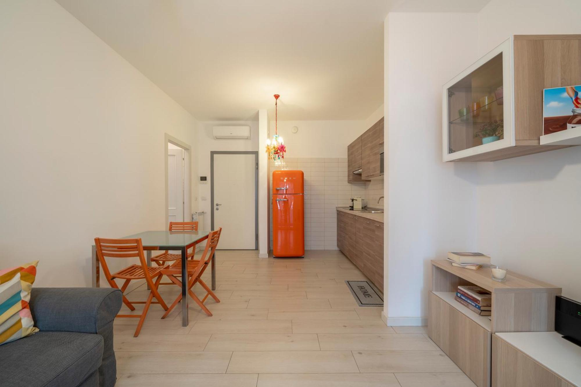 Orange - Bhome Mailand
